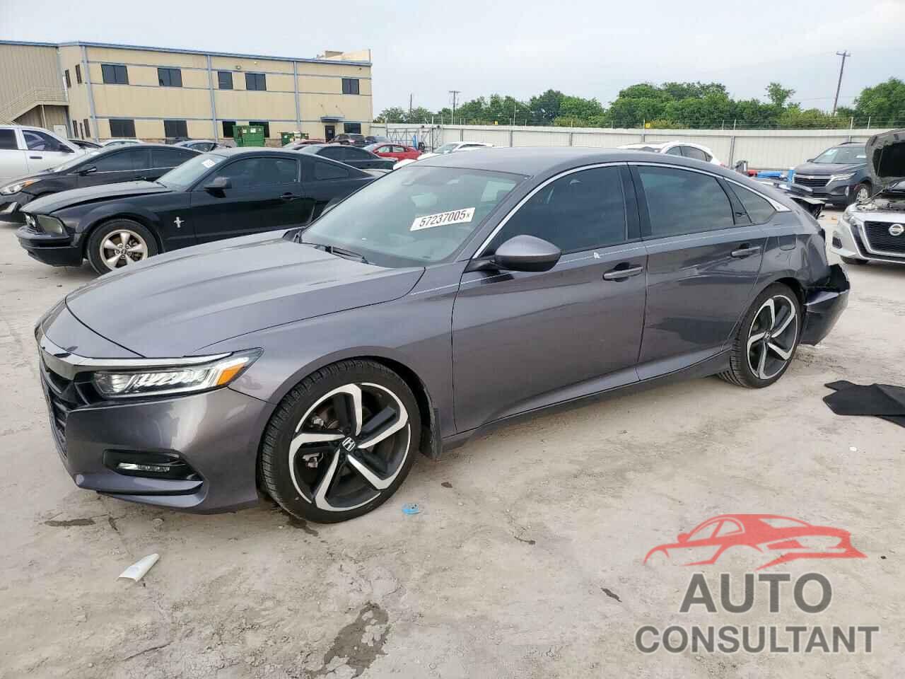 HONDA ACCORD 2018 - 1HGCV1F33JA210031