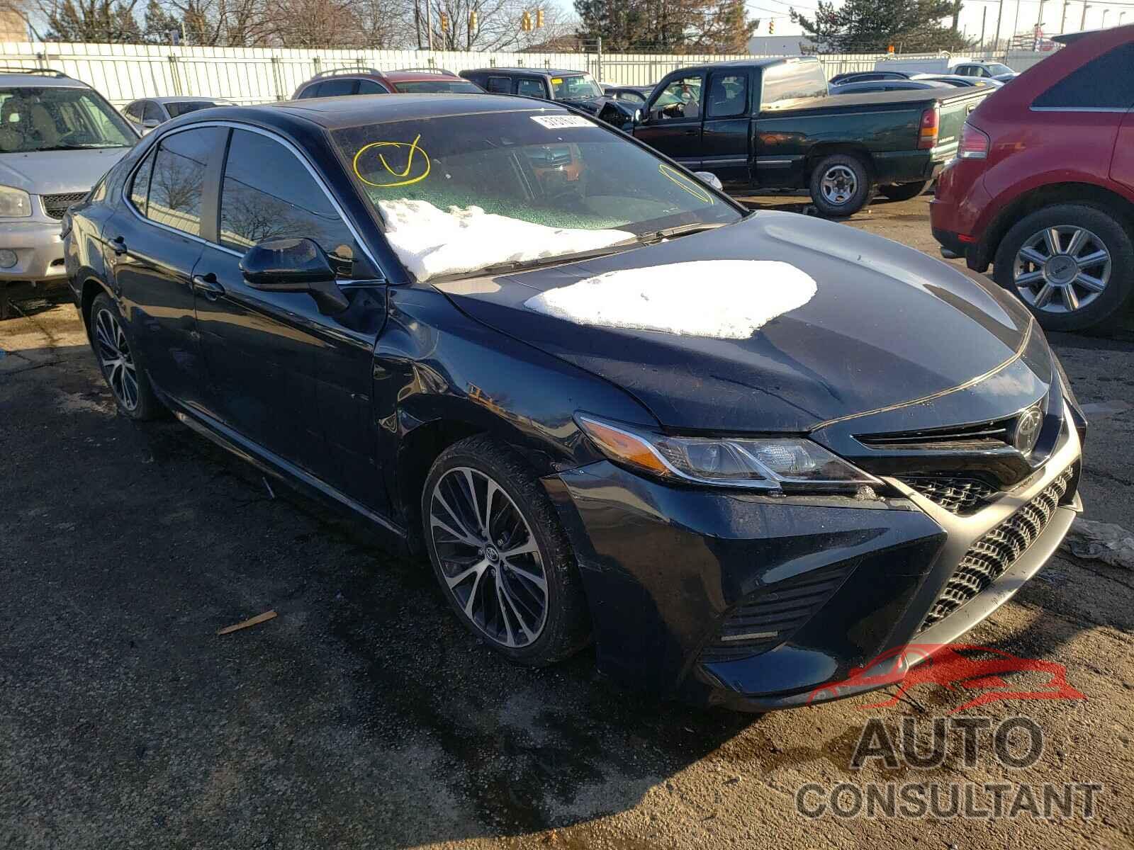 TOYOTA CAMRY 2018 - 4T1B11HK9JU620174