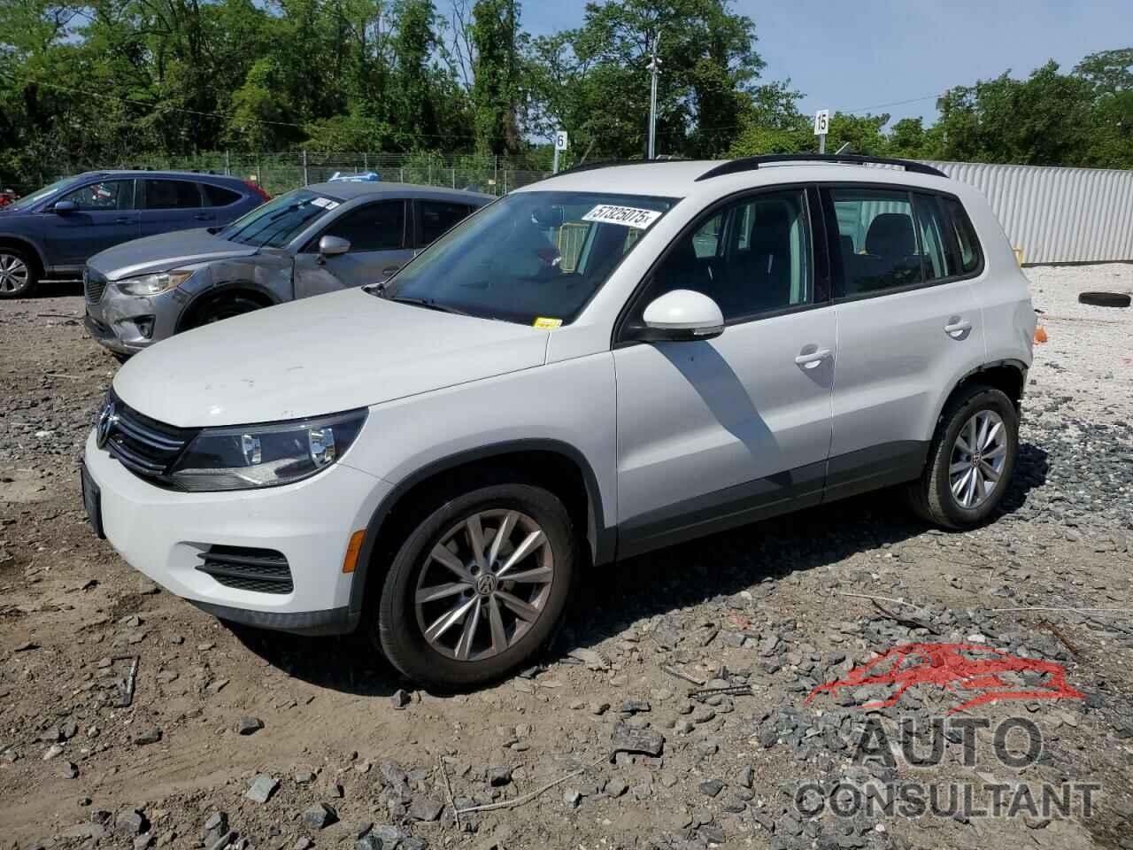 VOLKSWAGEN TIGUAN 2017 - WVGBV7AX6HK049164