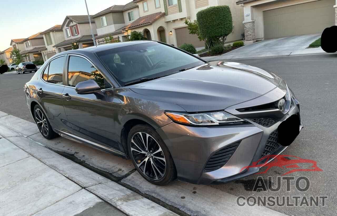 TOYOTA CAMRY 2018 - 4T1B11HK4JU558313