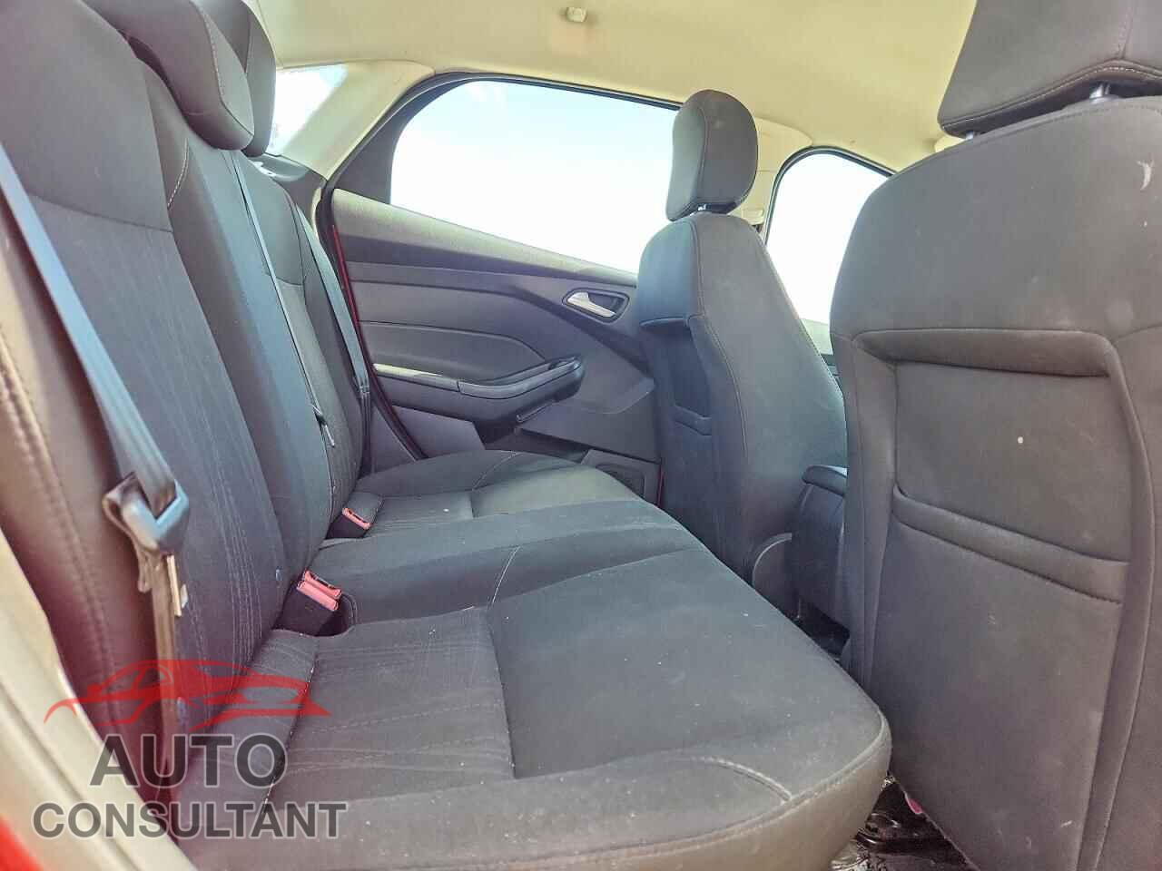 FORD FOCUS 2016 - 1FADP3F25GL319920