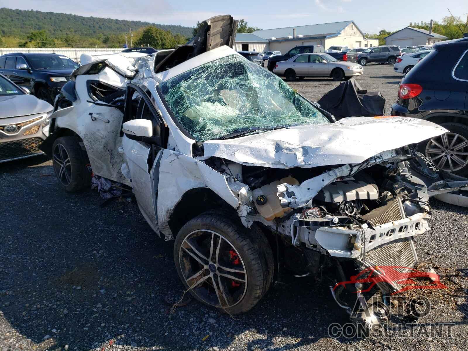 FORD FOCUS 2018 - 1FADP3L98JL264632