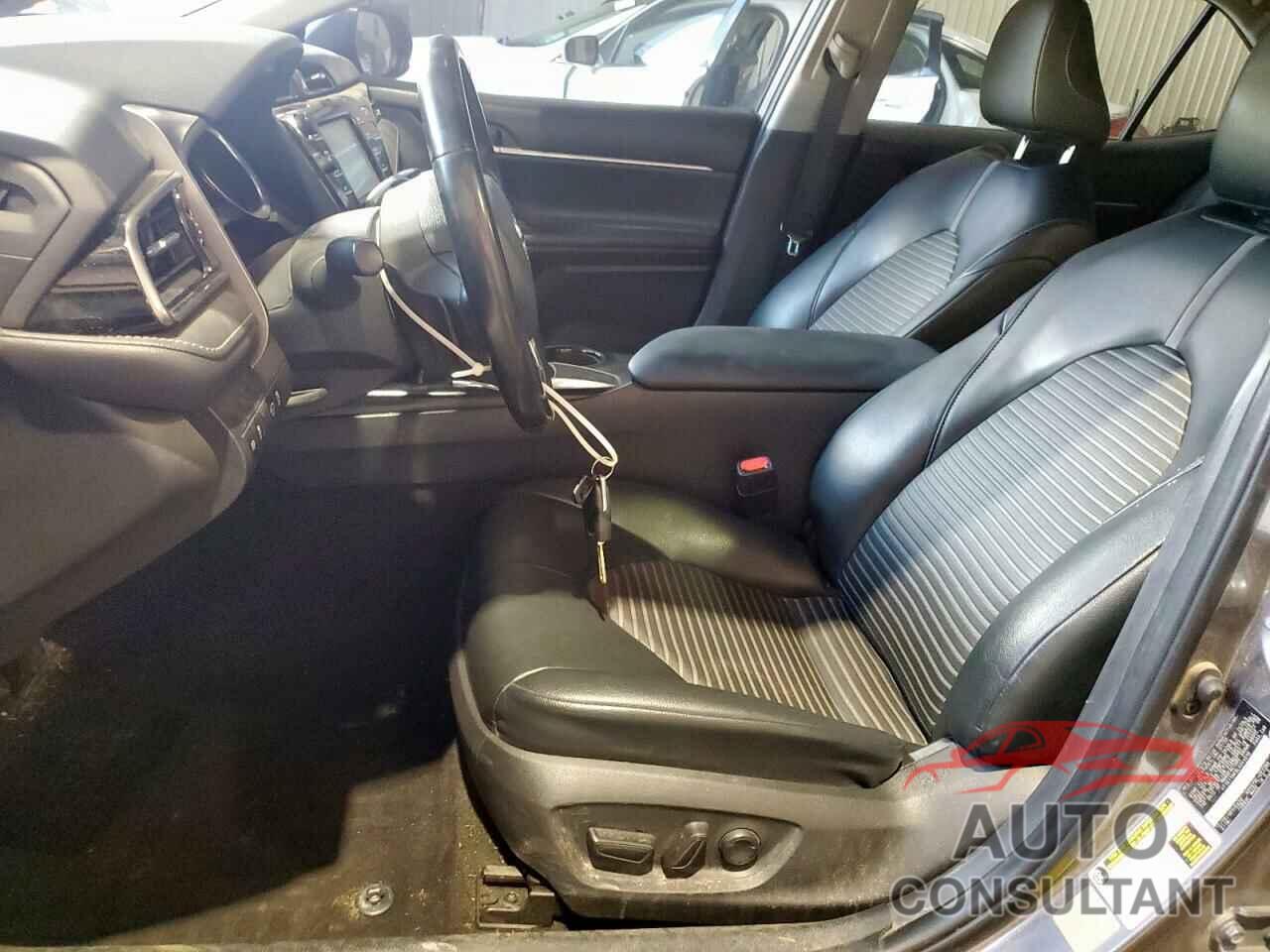 TOYOTA CAMRY 2020 - 4T1G11AK9LU344016
