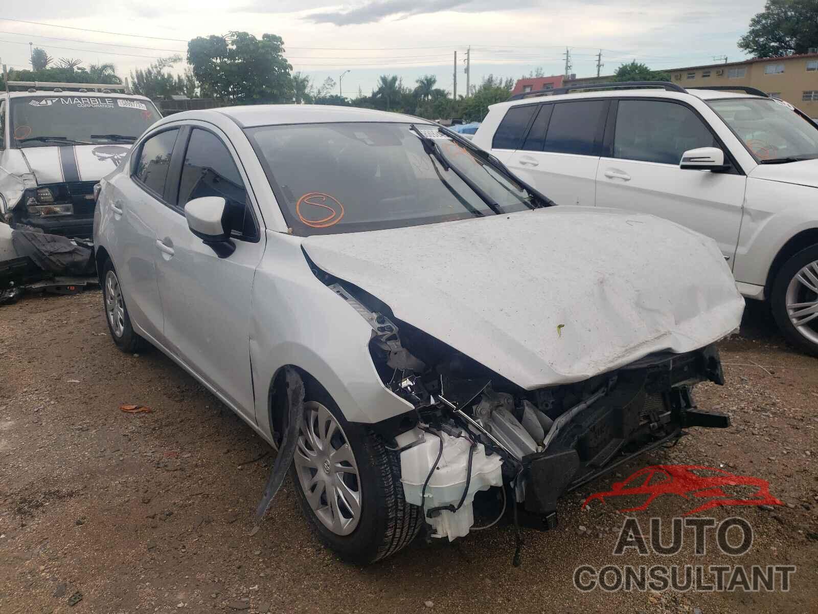 TOYOTA YARIS 2019 - 3MYDLBYVXKY519829