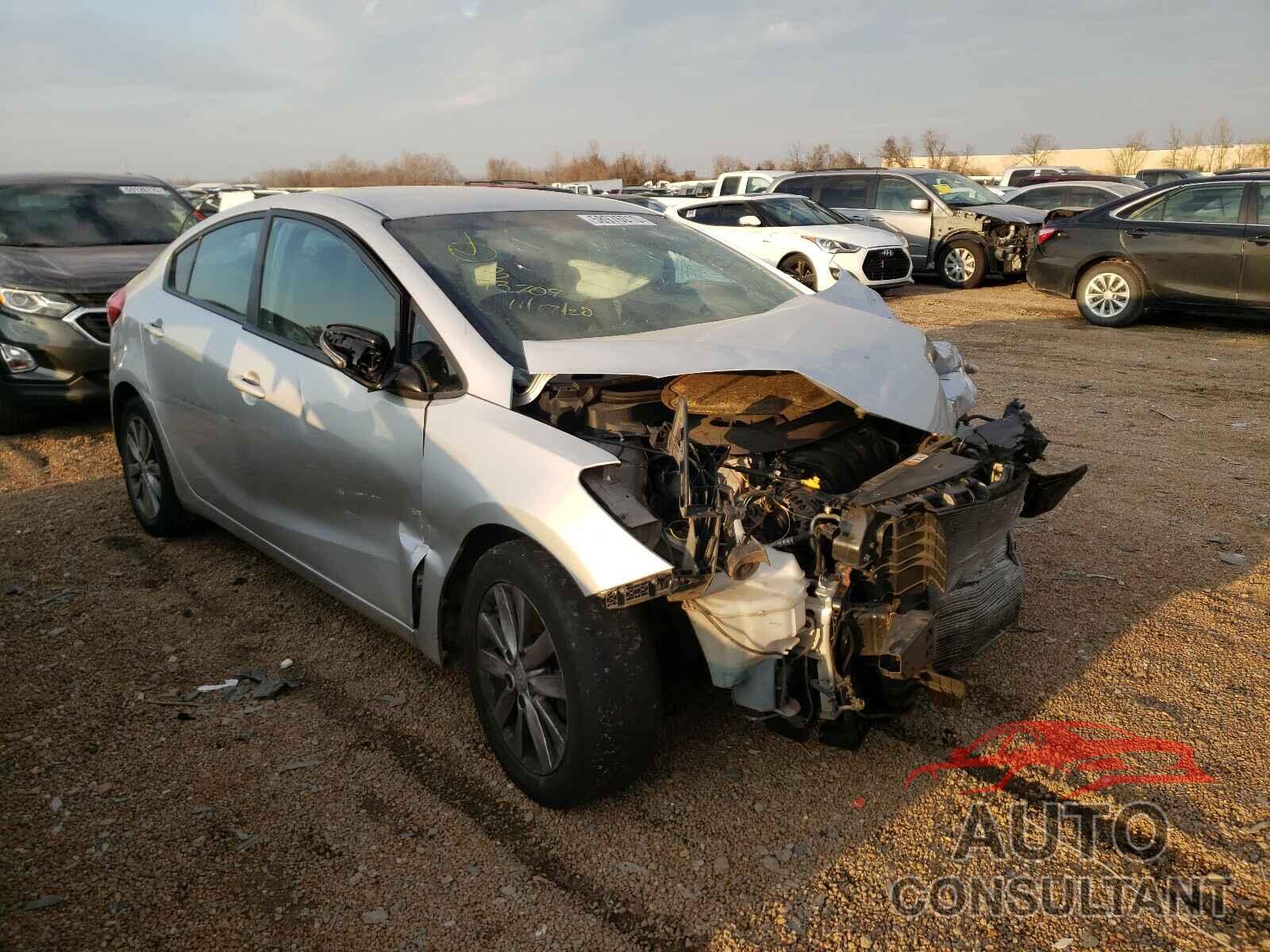 KIA FORTE 2016 - KNAFX4A63G5608573