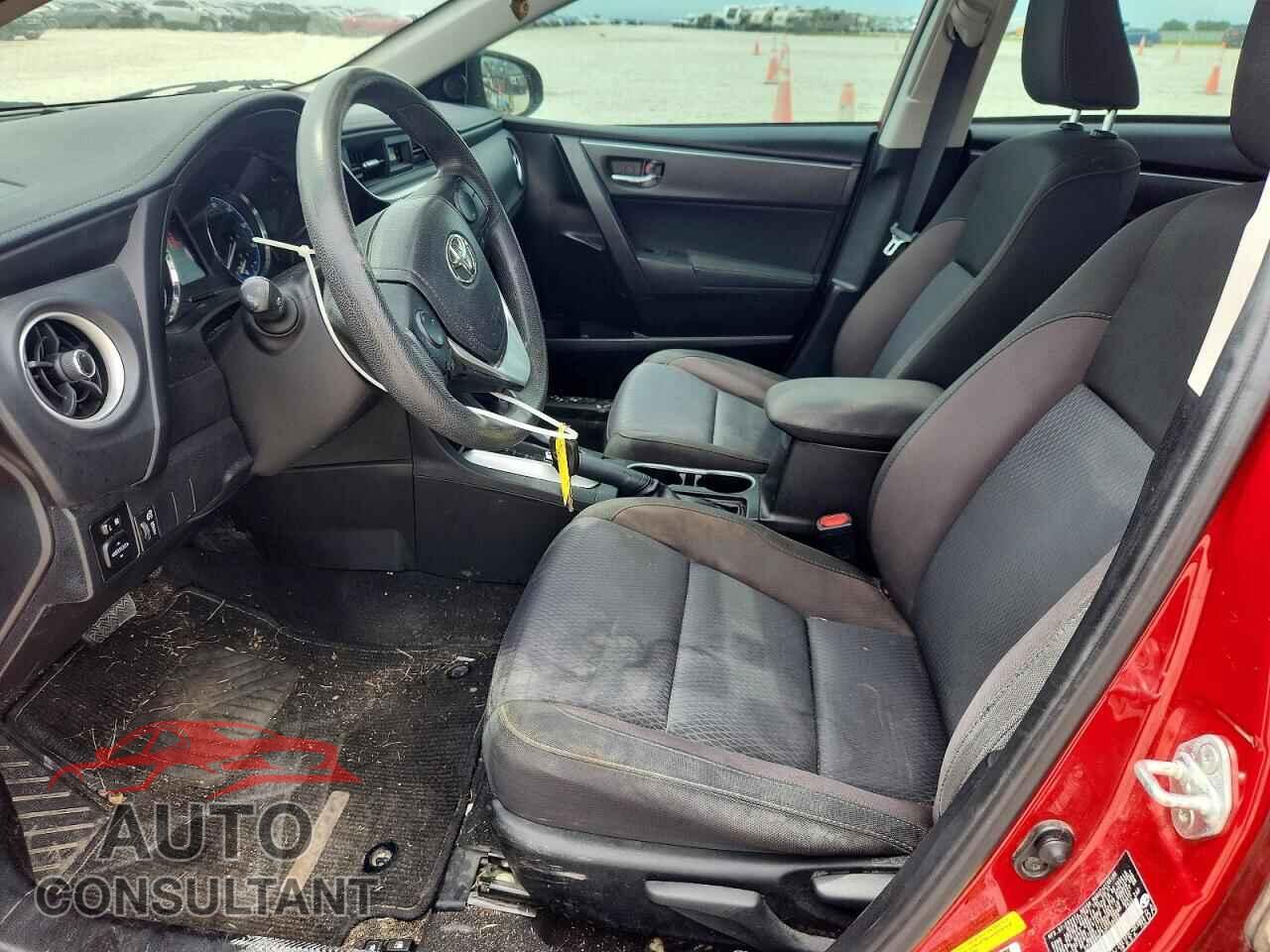 TOYOTA COROLLA 2018 - 5YFBURHE3JP758469