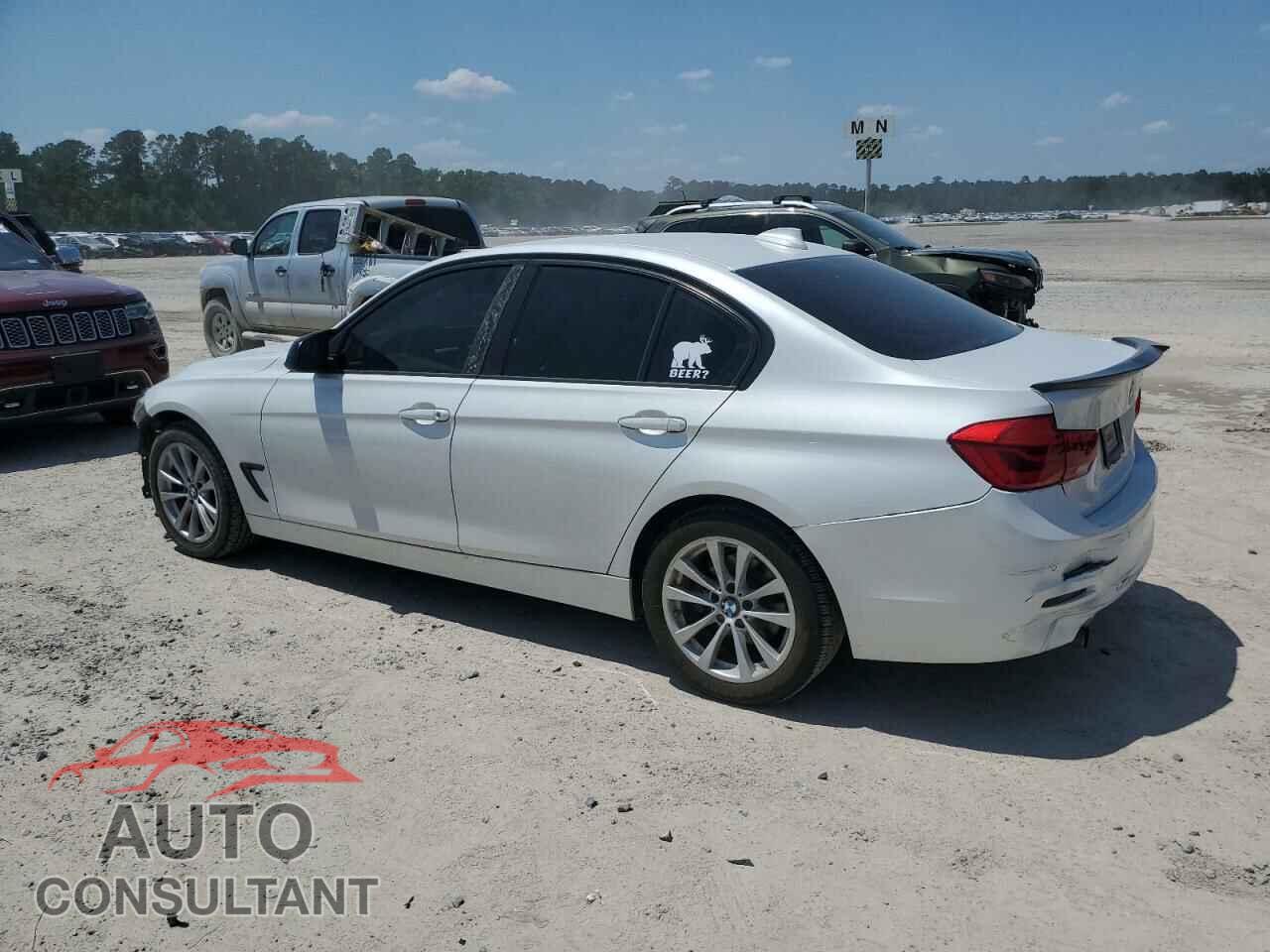 BMW 3 SERIES 2016 - WBA8E1G52GNU10112