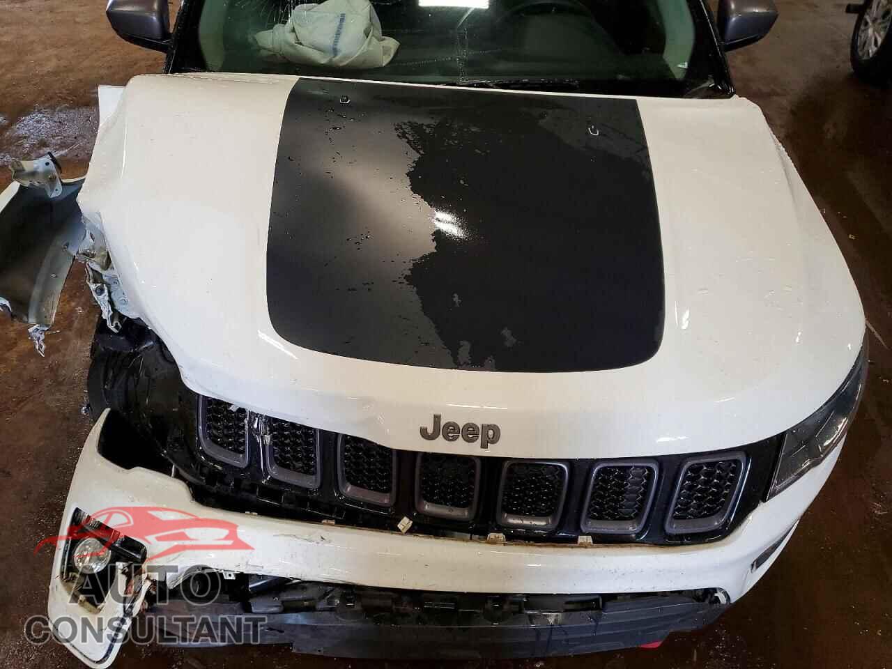 JEEP COMPASS 2018 - 3C4NJDDB2JT179247