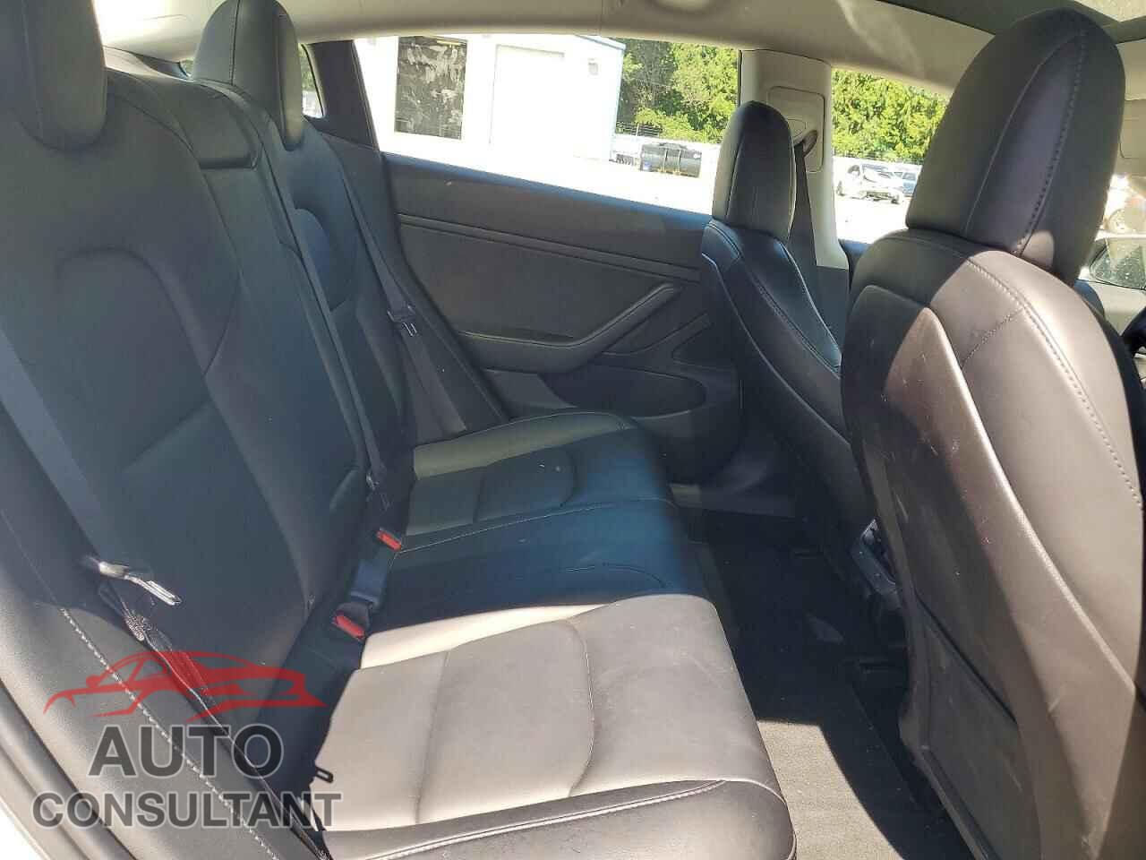 TESLA MODEL 3 2019 - 5YJ3E1EB9KF151048