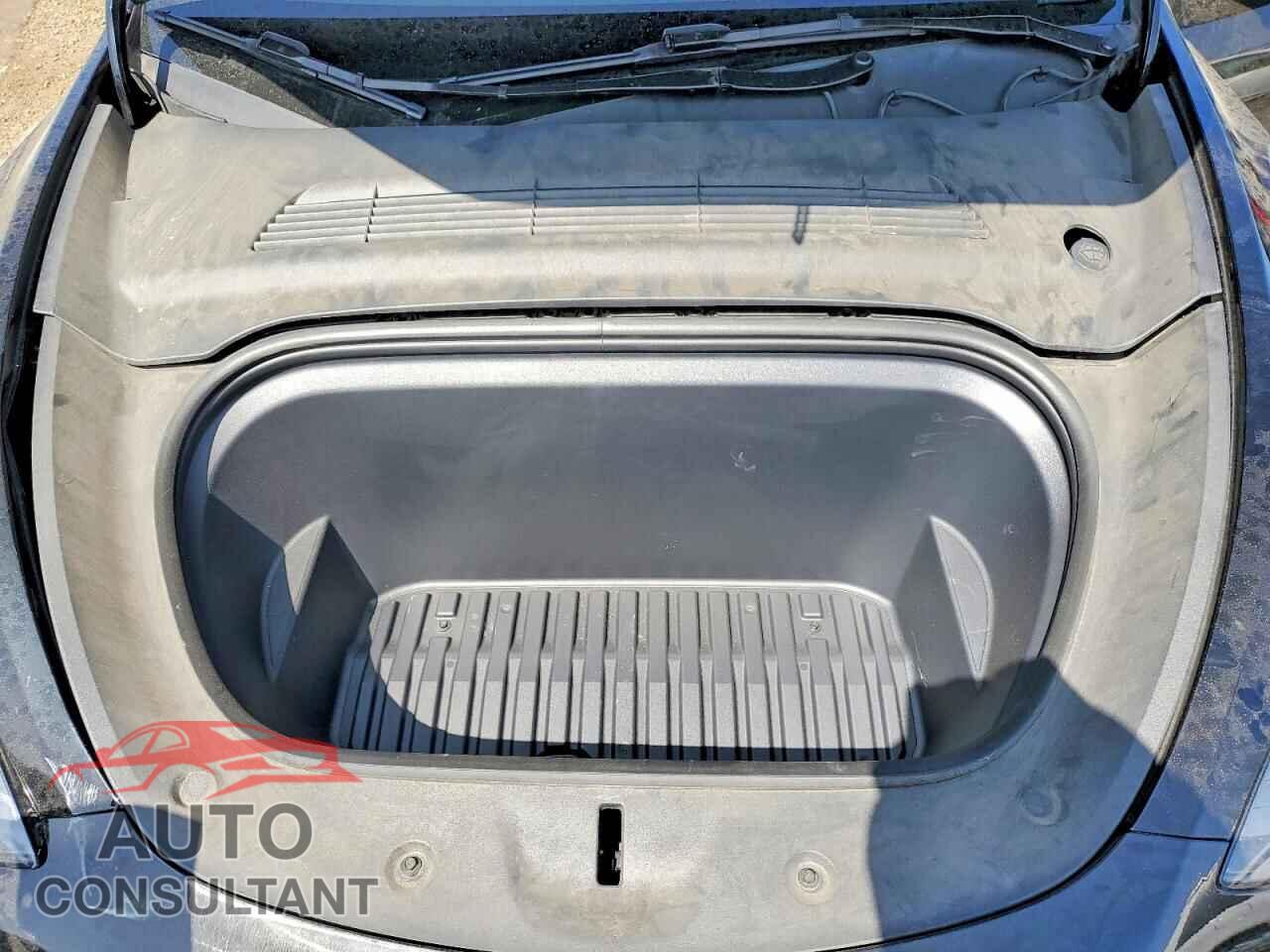 TESLA MODEL Y 2024 - 7SAYGDED1RF102734