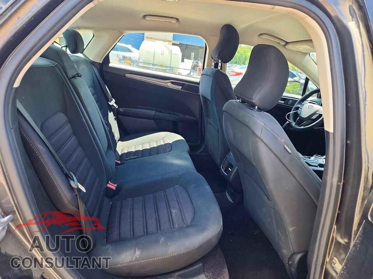 FORD FUSION 2017 - 3FA6P0H76HR200048