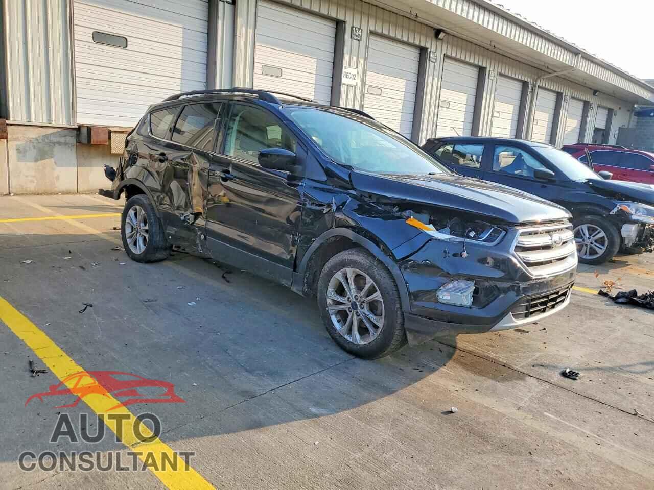 FORD ESCAPE 2017 - 1FMCU0GD3HUC59348