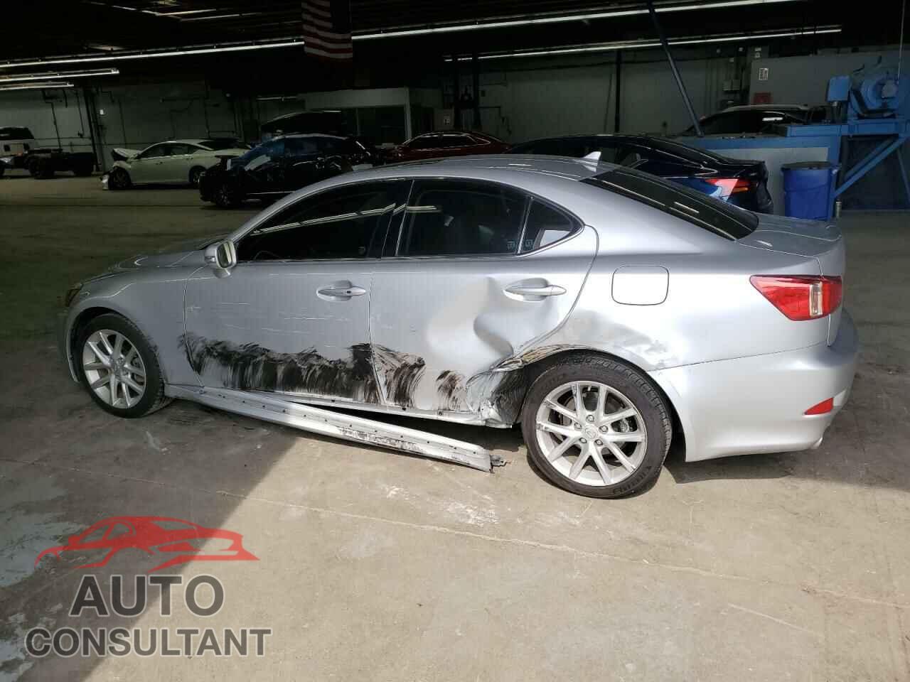 LEXUS IS 2012 - JTHCF5C24C5055014