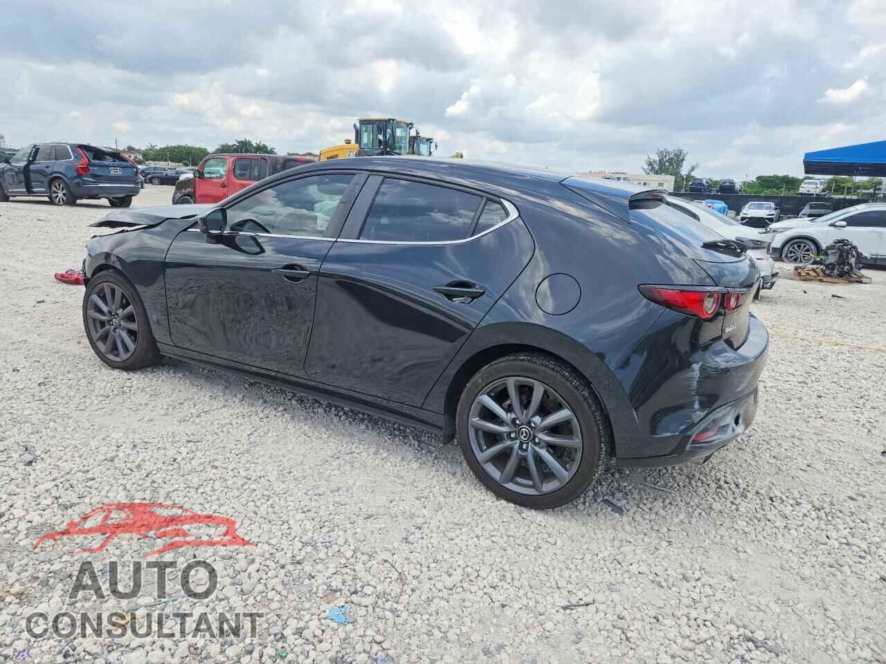 MAZDA 3 2023 - JM1BPAKM8P1616642