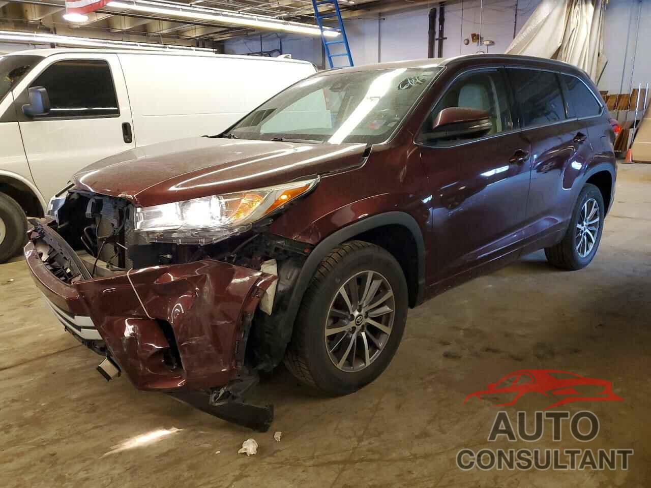 TOYOTA HIGHLANDER 2018 - 5TDKZRFH2JS282852