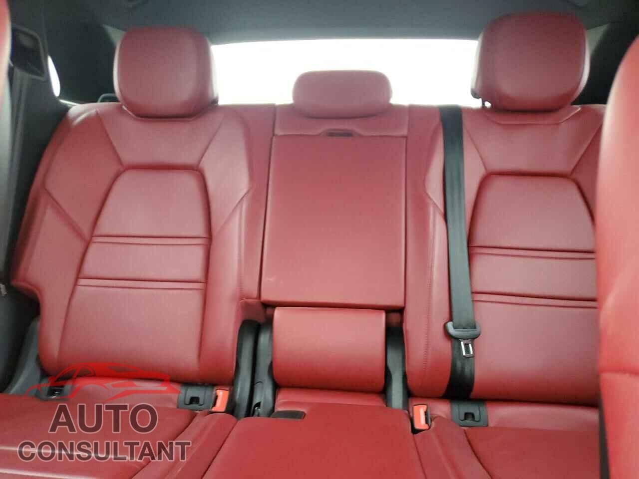 PORSCHE CAYENNE 2020 - WP1AA2AY4LDA02251