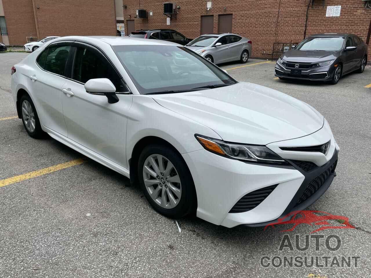 TOYOTA CAMRY 2018 - 4T1B11HK3JU628531