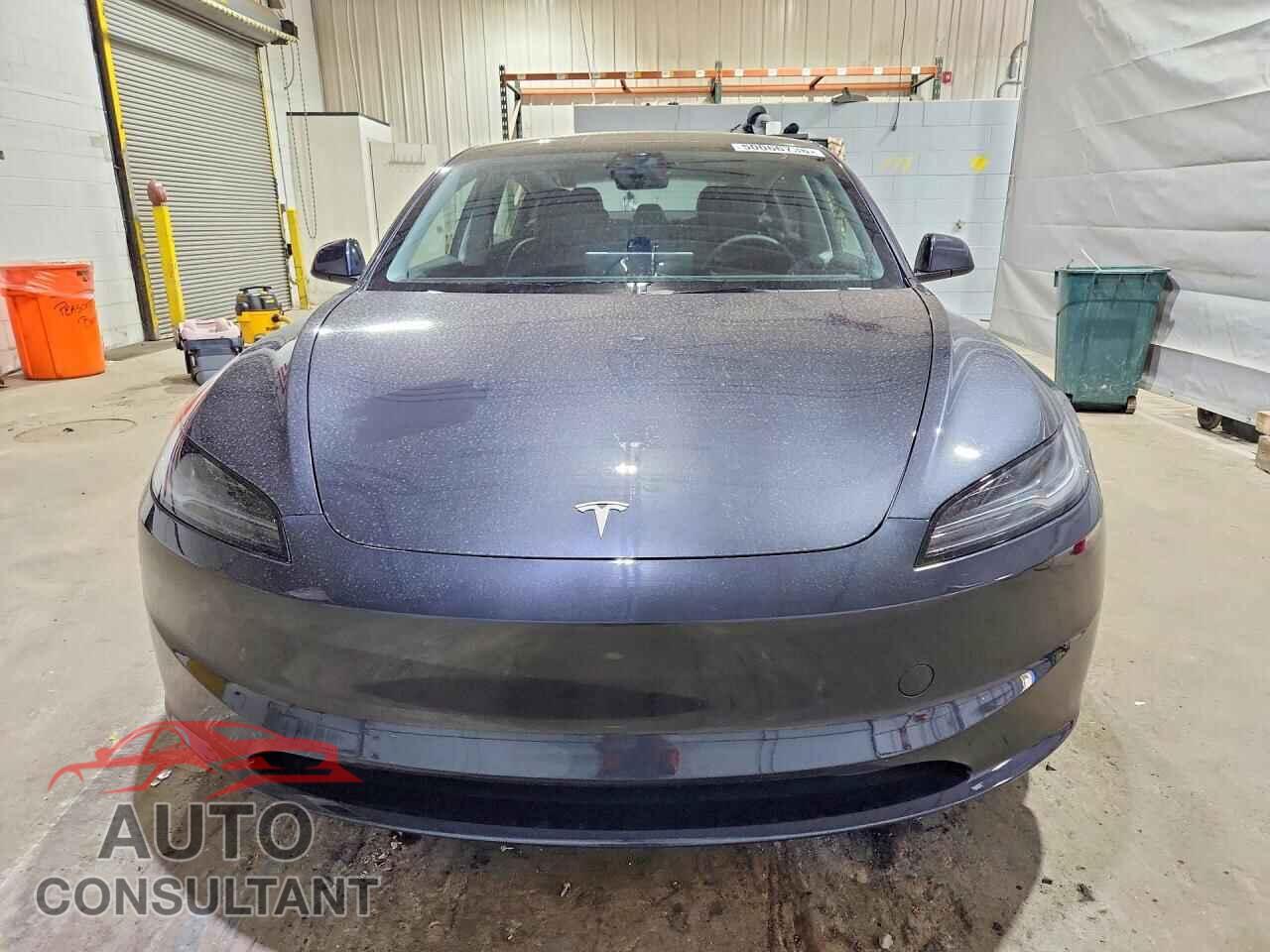 TESLA MODEL 3 2025 - 5YJ3E1EA8SF024962