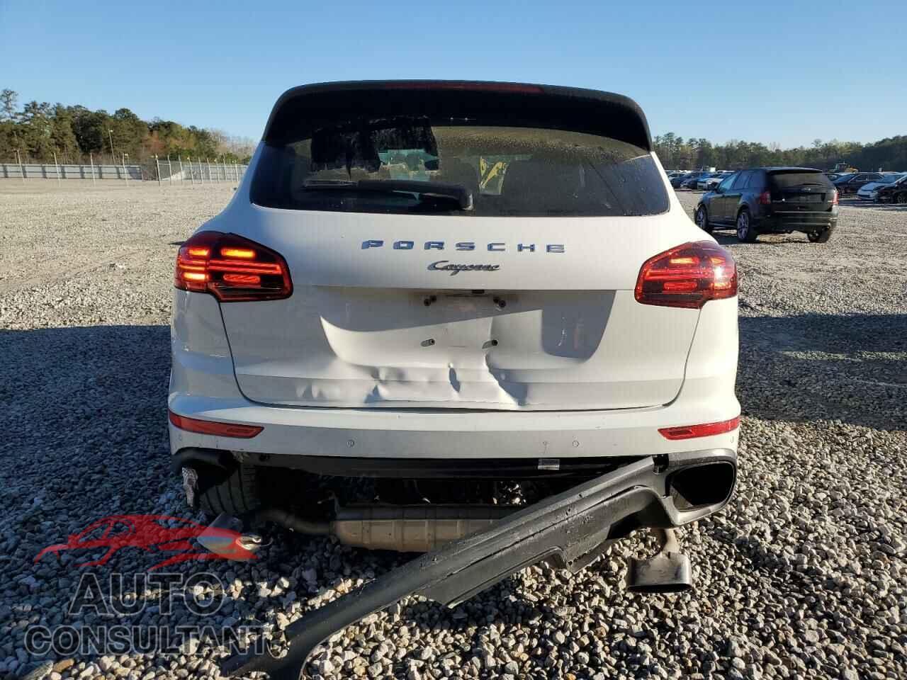 PORSCHE CAYENNE 2017 - WP1AA2A23HKA91129