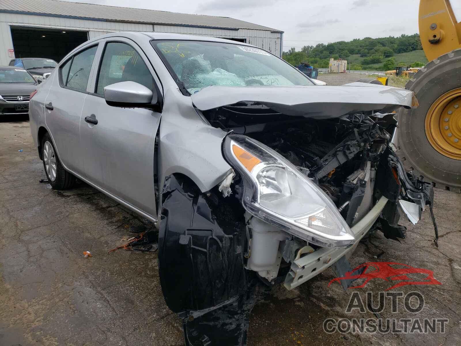 NISSAN VERSA 2019 - 3N1CN7AP1KL837495