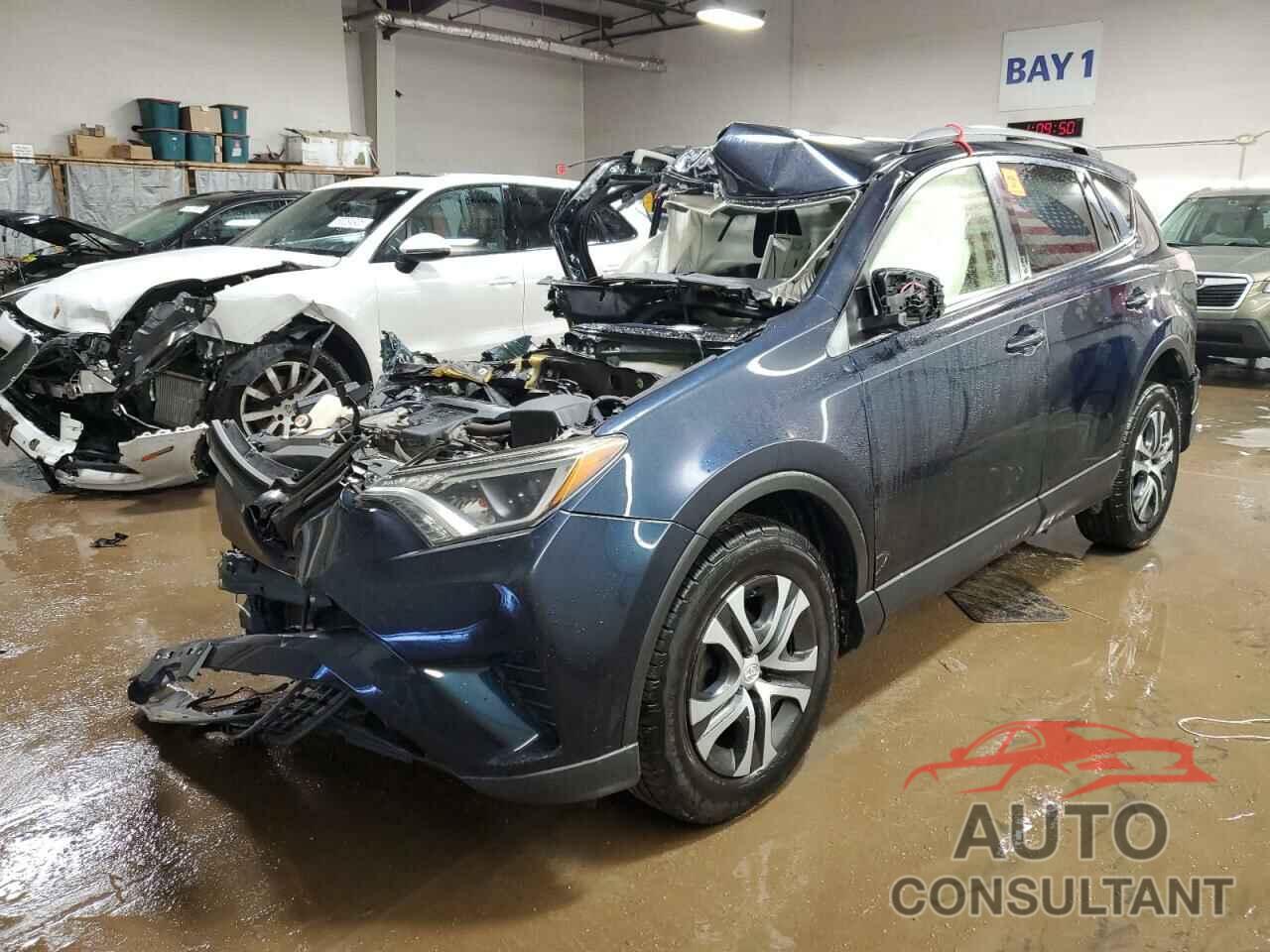 TOYOTA RAV4 2017 - JTMZFREV6HJ104917