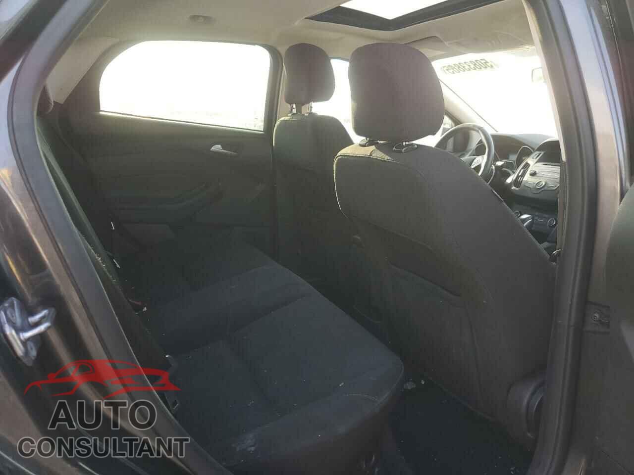 FORD FOCUS 2016 - 1FADP3F26GL262613