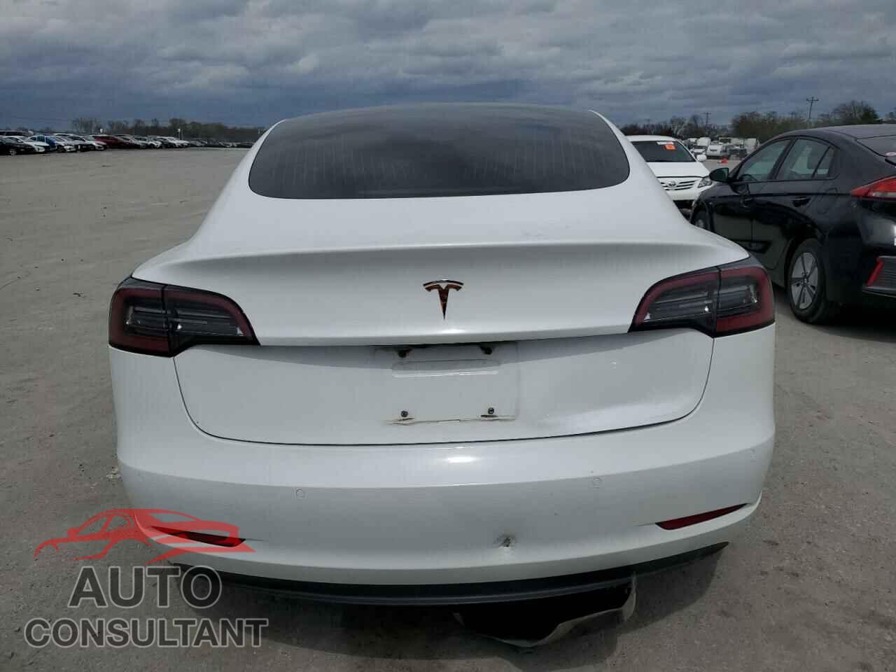 TESLA MODEL 3 2018 - 5YJ3E1EAXJF062370