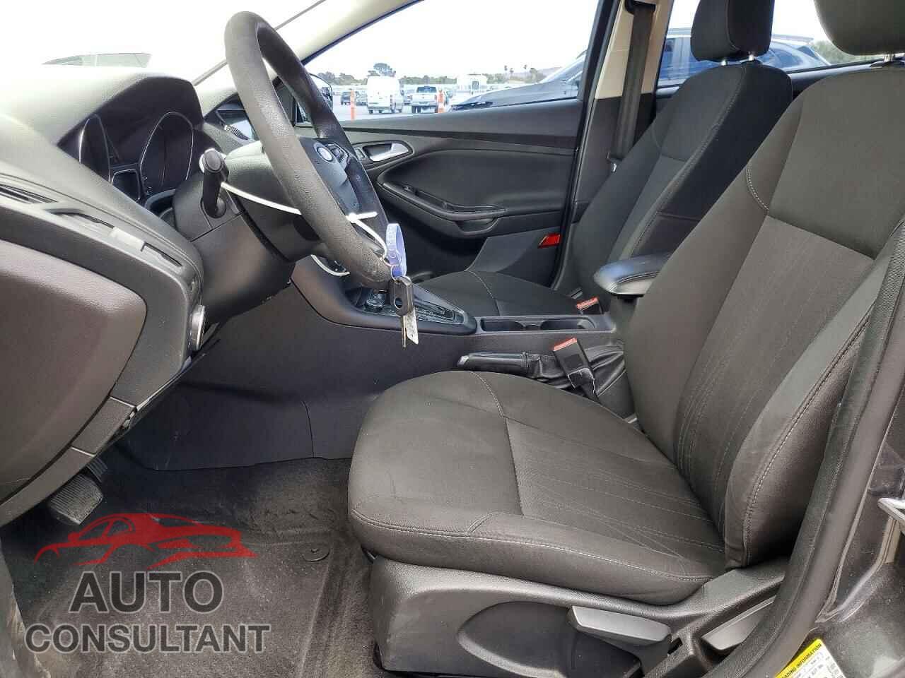 FORD FOCUS 2017 - 1FADP3H28HL314600