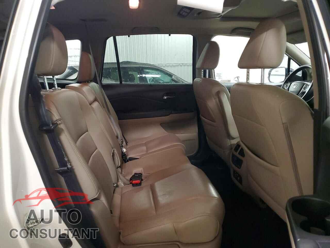 HONDA PILOT 2018 - 5FNYF6H96JB070077