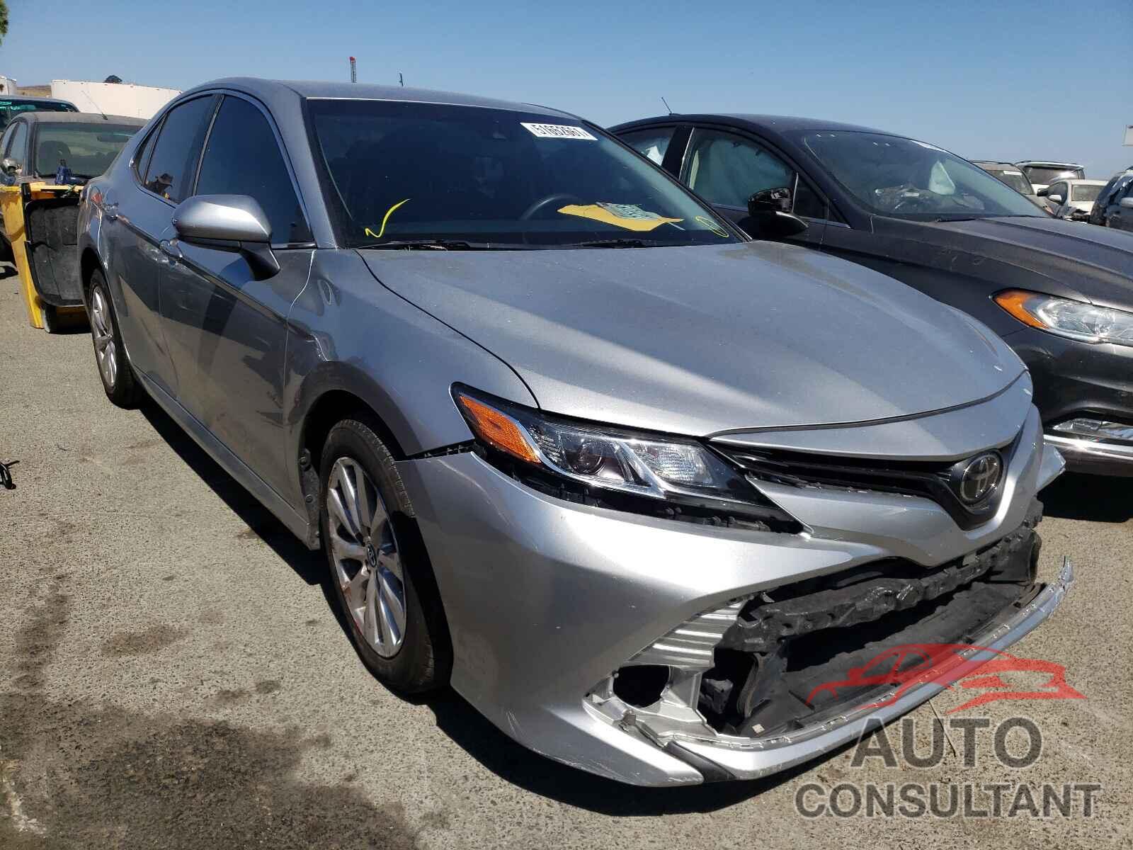 TOYOTA CAMRY 2018 - 4T1B11HK9JU014597