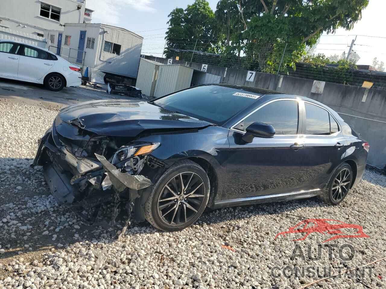 TOYOTA CAMRY 2021 - 4T1G11AKXMU419792