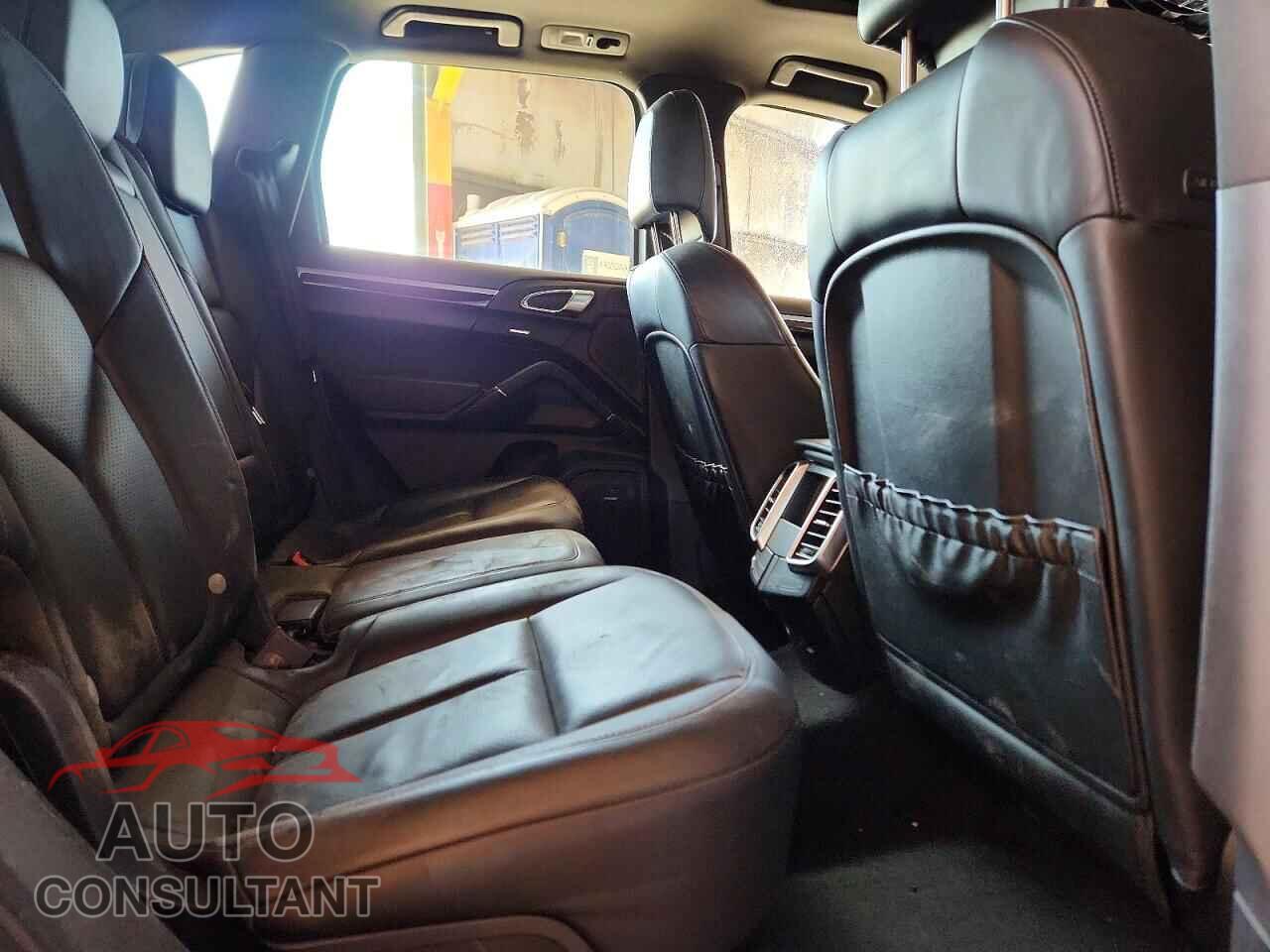PORSCHE CAYENNE 2012 - WP1AA2A28CLA03758