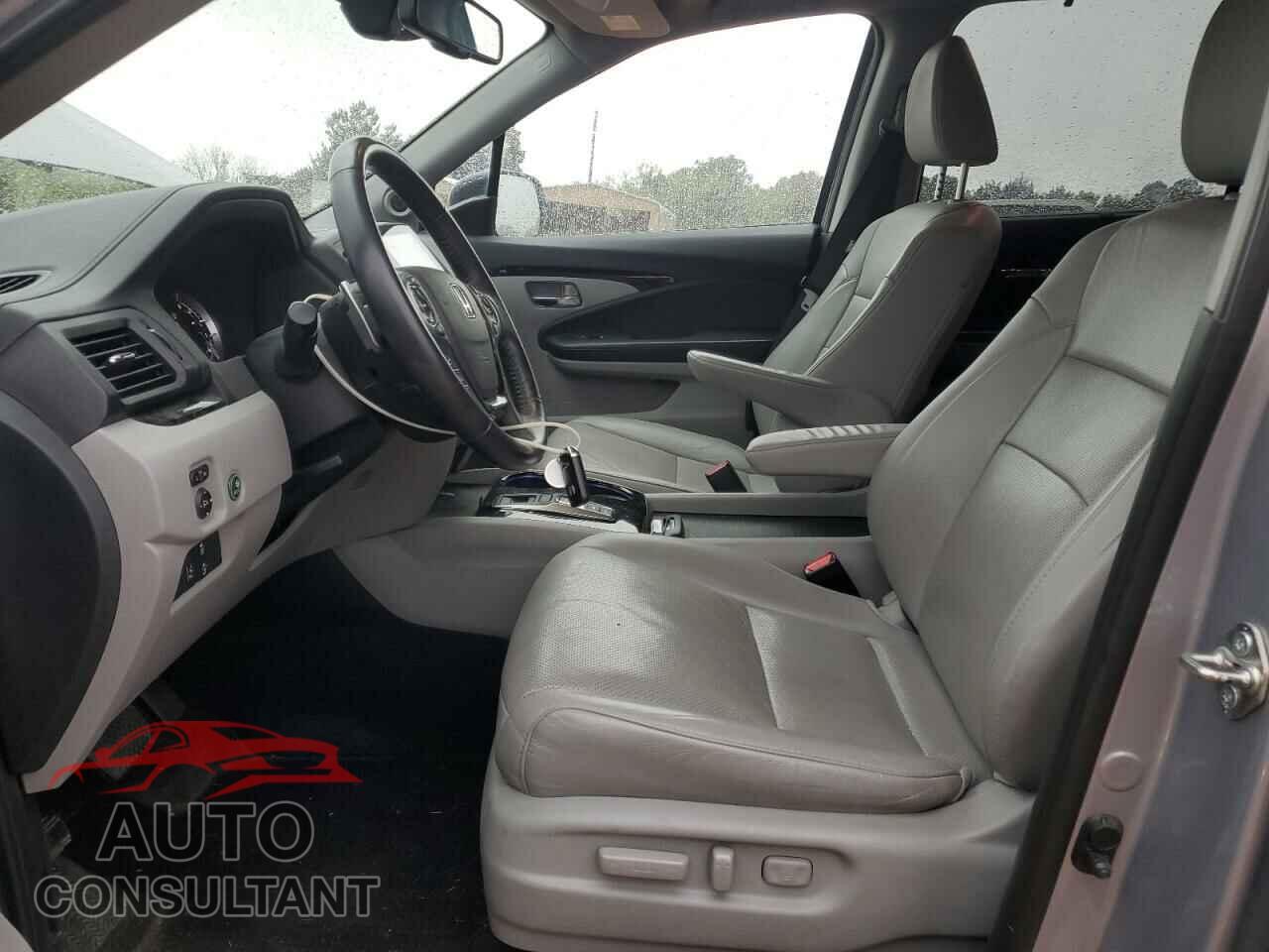HONDA PILOT 2018 - 5FNYF6H05JB045706