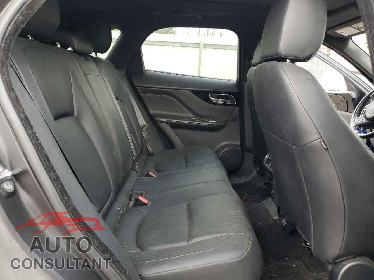JAGUAR F-PACE 2018 - SADCJ2FX2JA263620