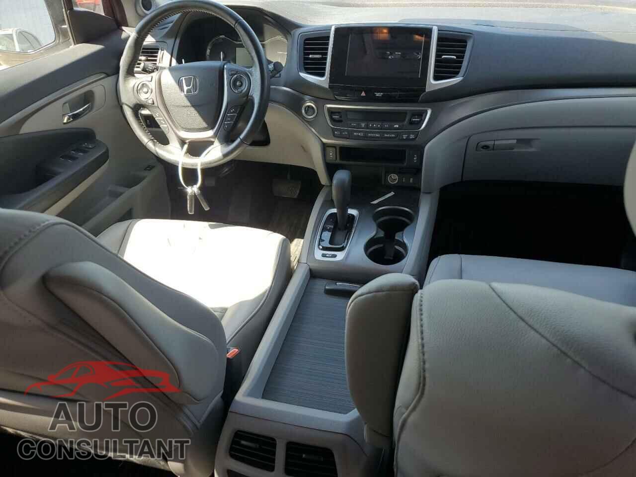 HONDA PILOT 2018 - 5FNYF6H56JB004593
