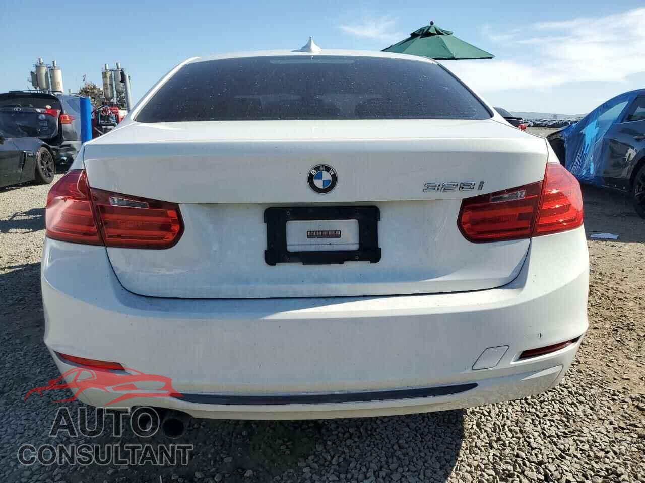 BMW 3 SERIES 2013 - WBA3A5G55DNP18979