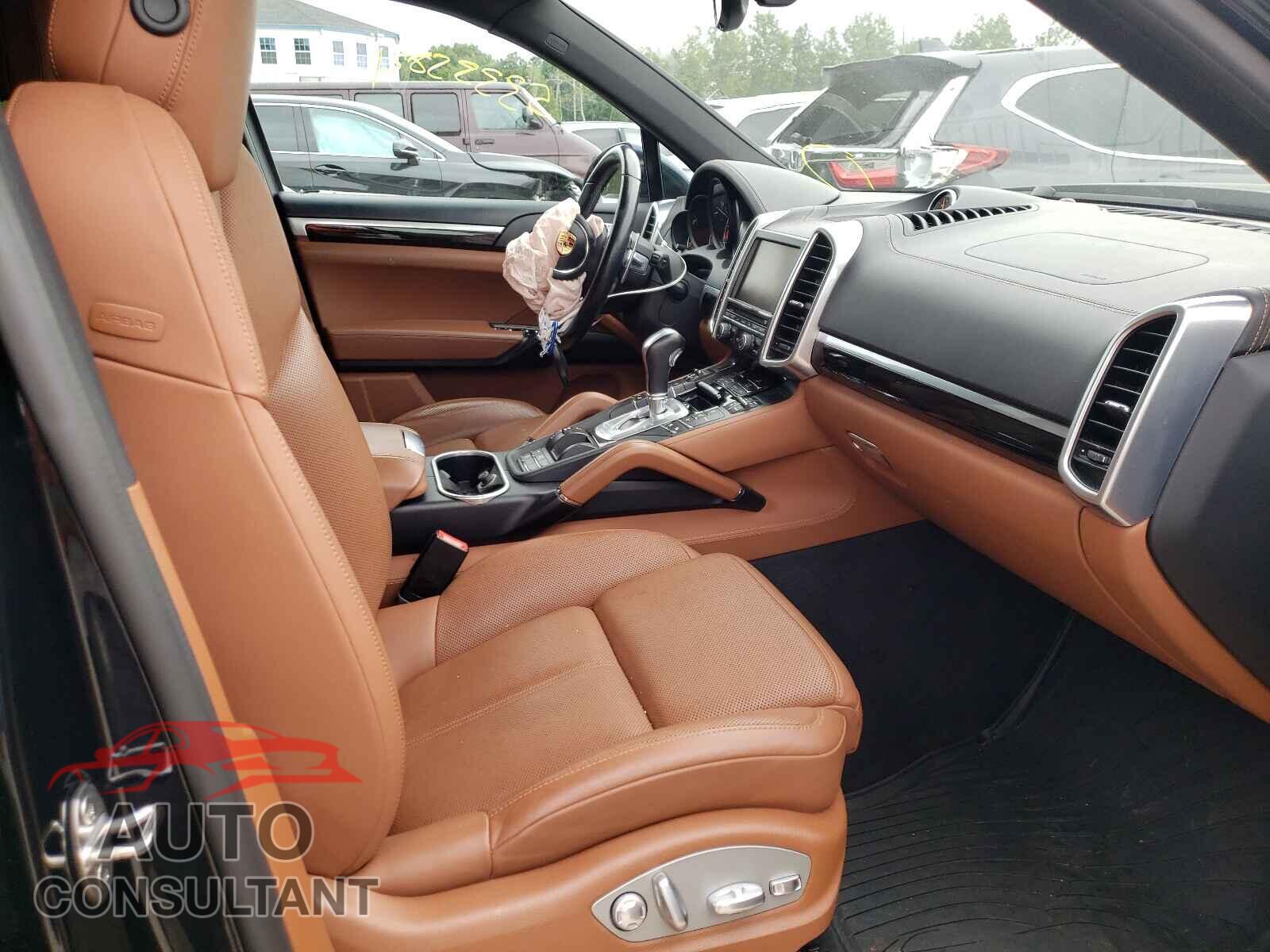 PORSCHE CAYENNE 2016 - WP1AB2A20GLA97055