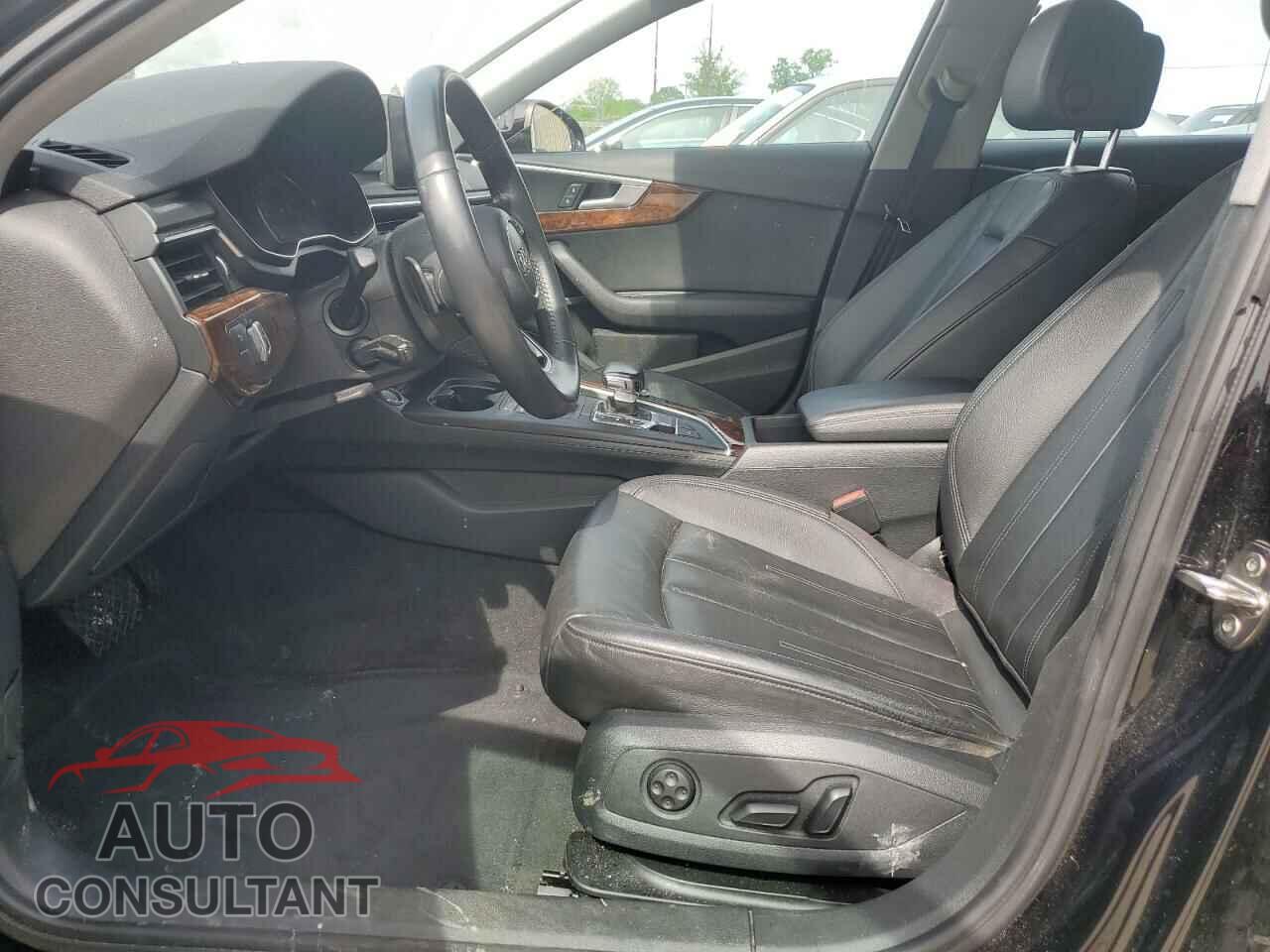 AUDI A4 2019 - WAUDNAF41KA103876