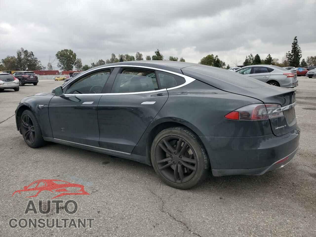 TESLA MODEL S 2013 - 5YJSA1AC1DFP11203