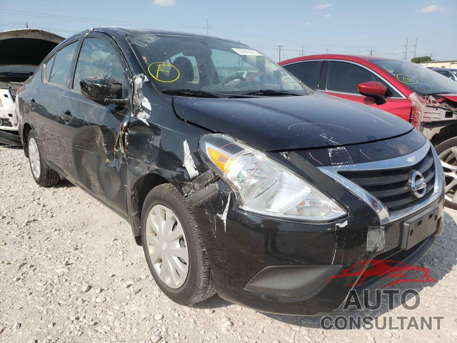 NISSAN VERSA 2018 - 3N1CN7AP2JL809249