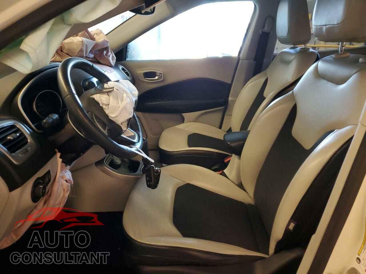 JEEP COMPASS 2019 - 3C4NJDBBXKT714409