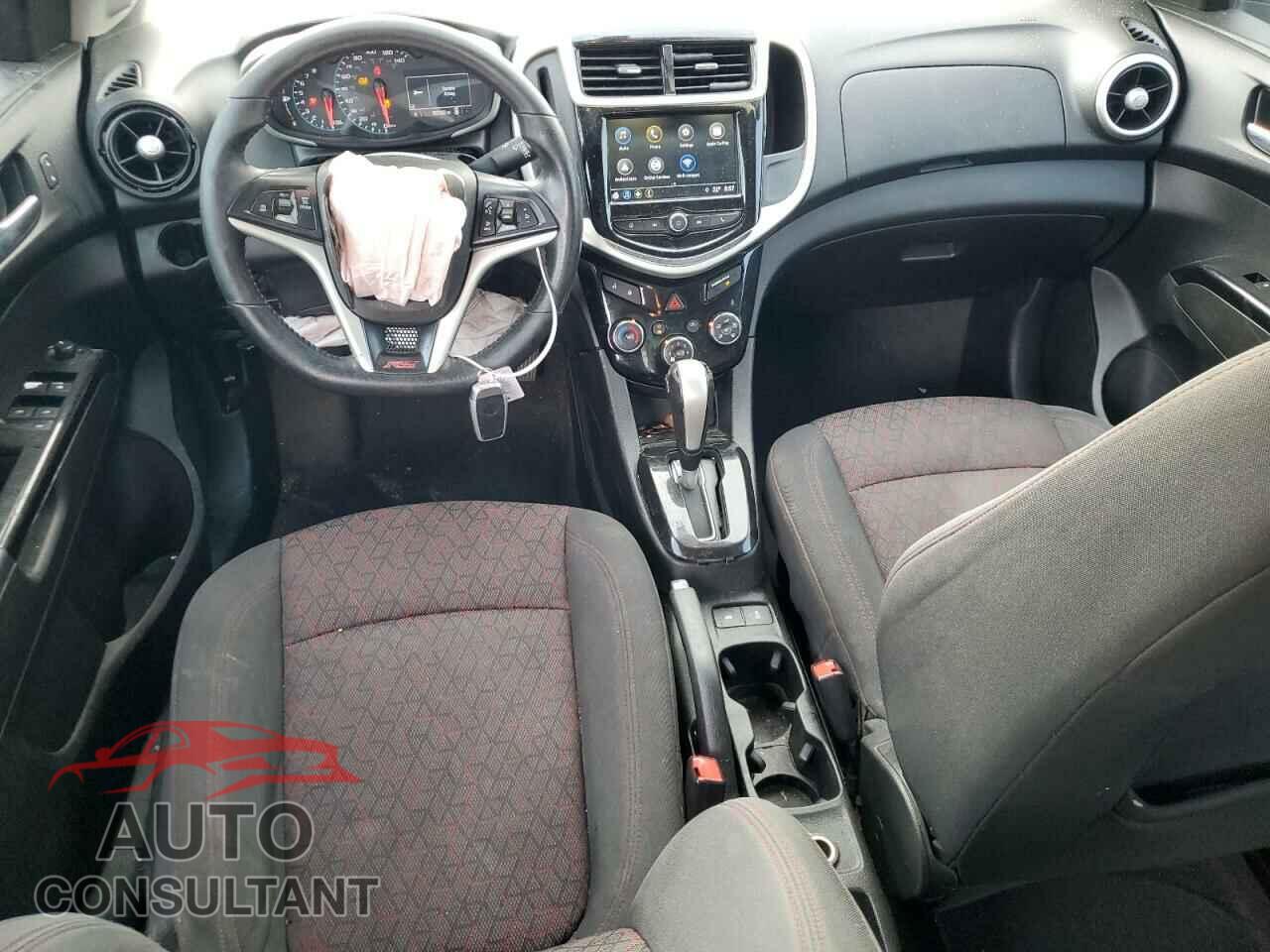 CHEVROLET SONIC 2018 - 1G1JD5SB7J4137699