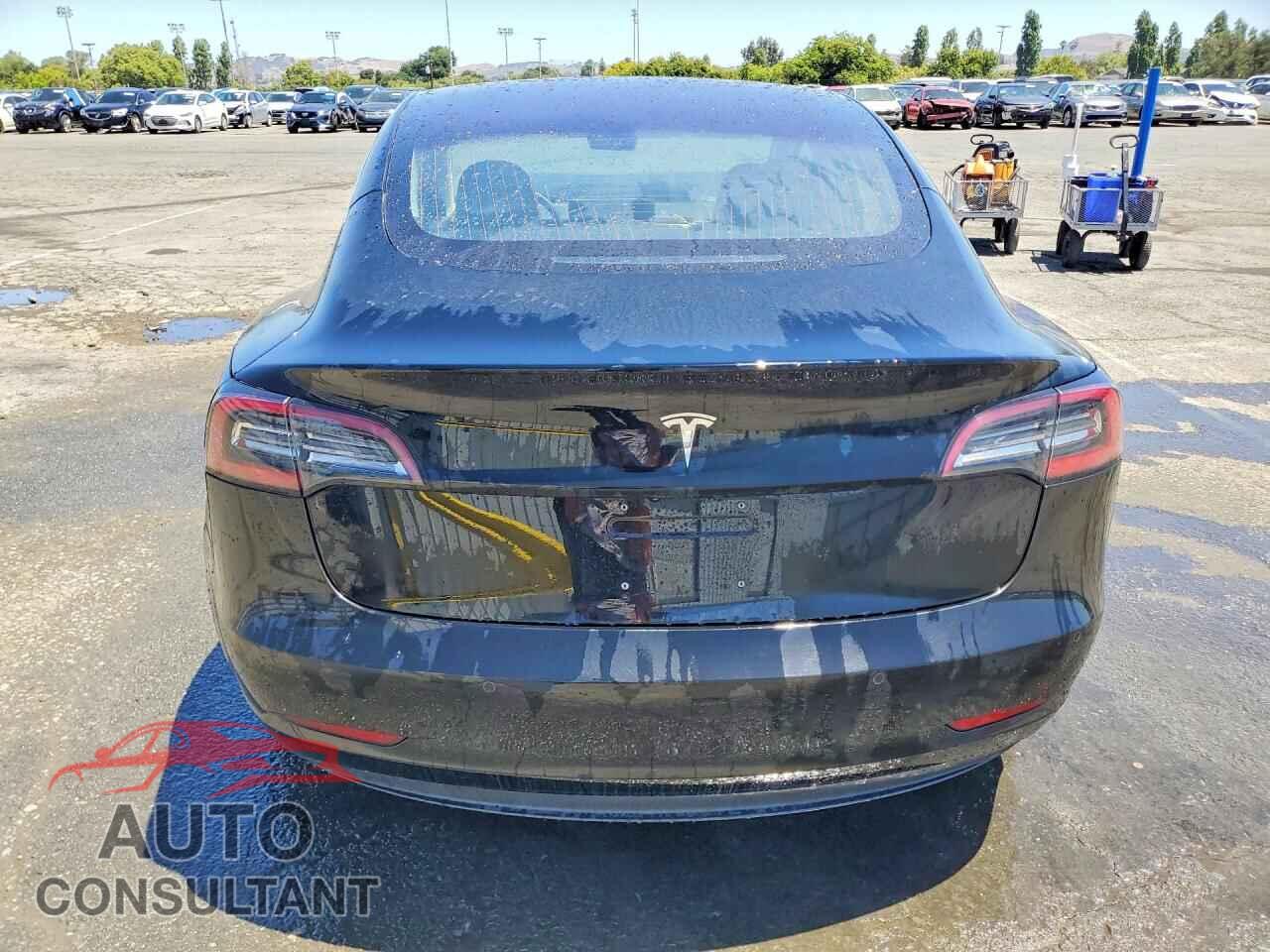 TESLA MODEL 3 2018 - 5YJ3E1EA6JF038924