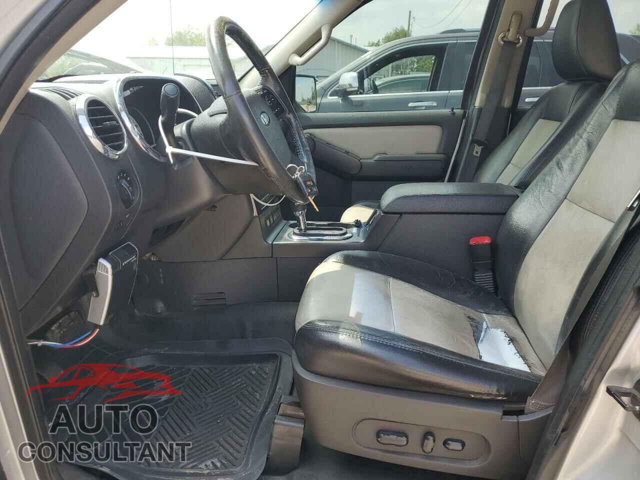 FORD EXPLORER 2009 - 1FMEU53809UA04821