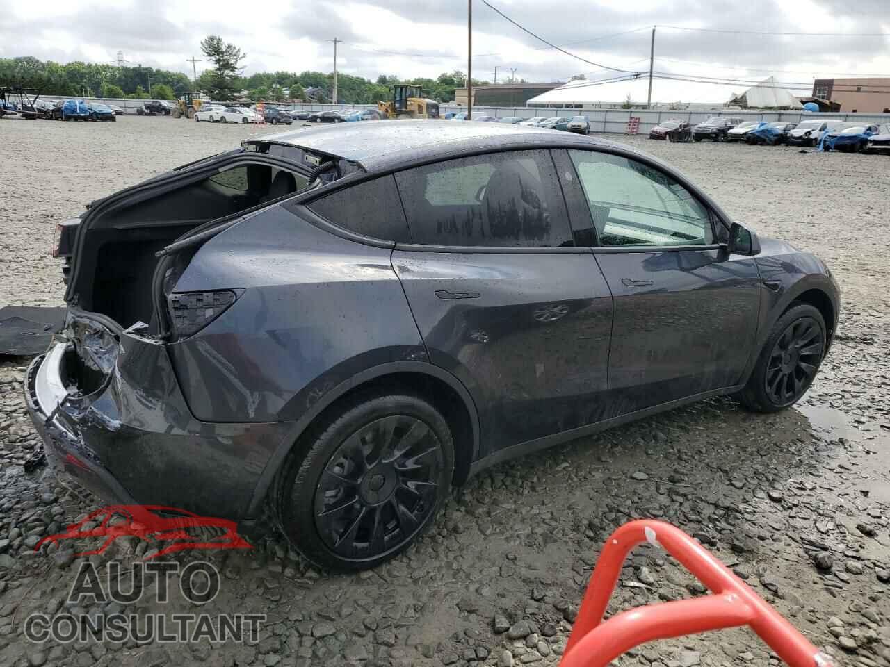TESLA MODEL Y 2024 - 7SAYGDEE5RF992485