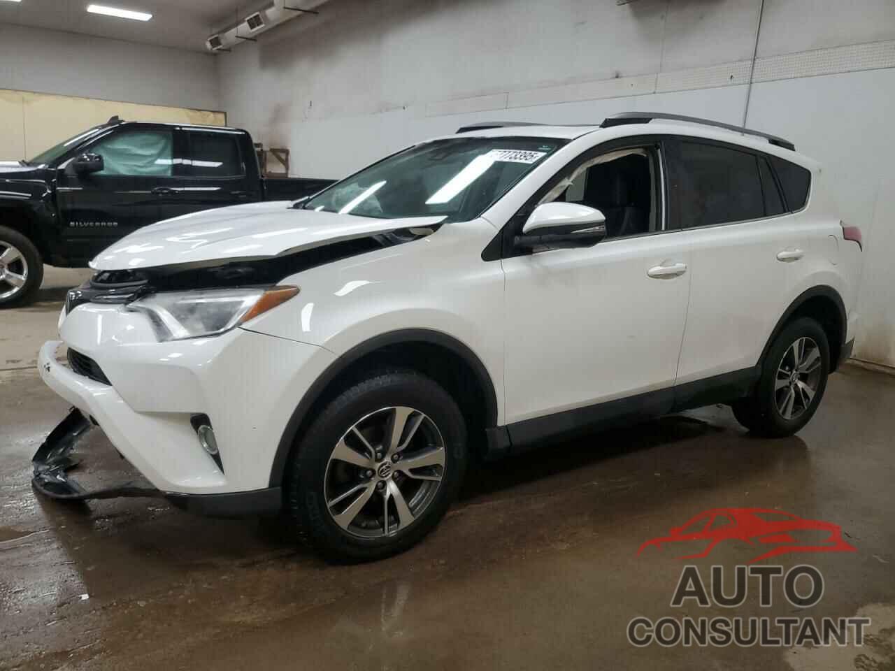 TOYOTA RAV4 2018 - 2T3RFREV1JW705319