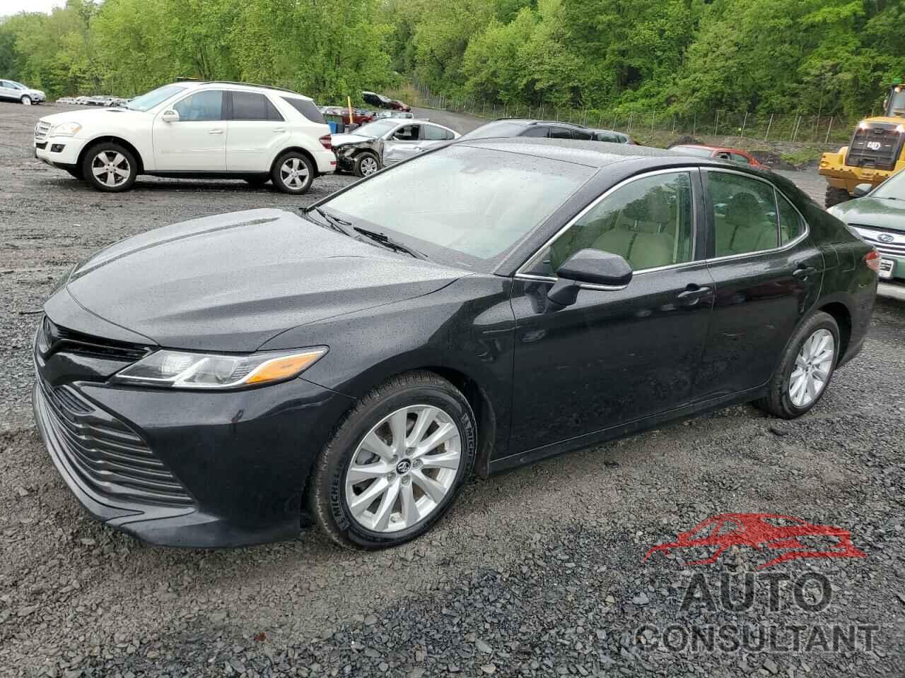 TOYOTA CAMRY 2018 - 4T1B11HK8JU147593