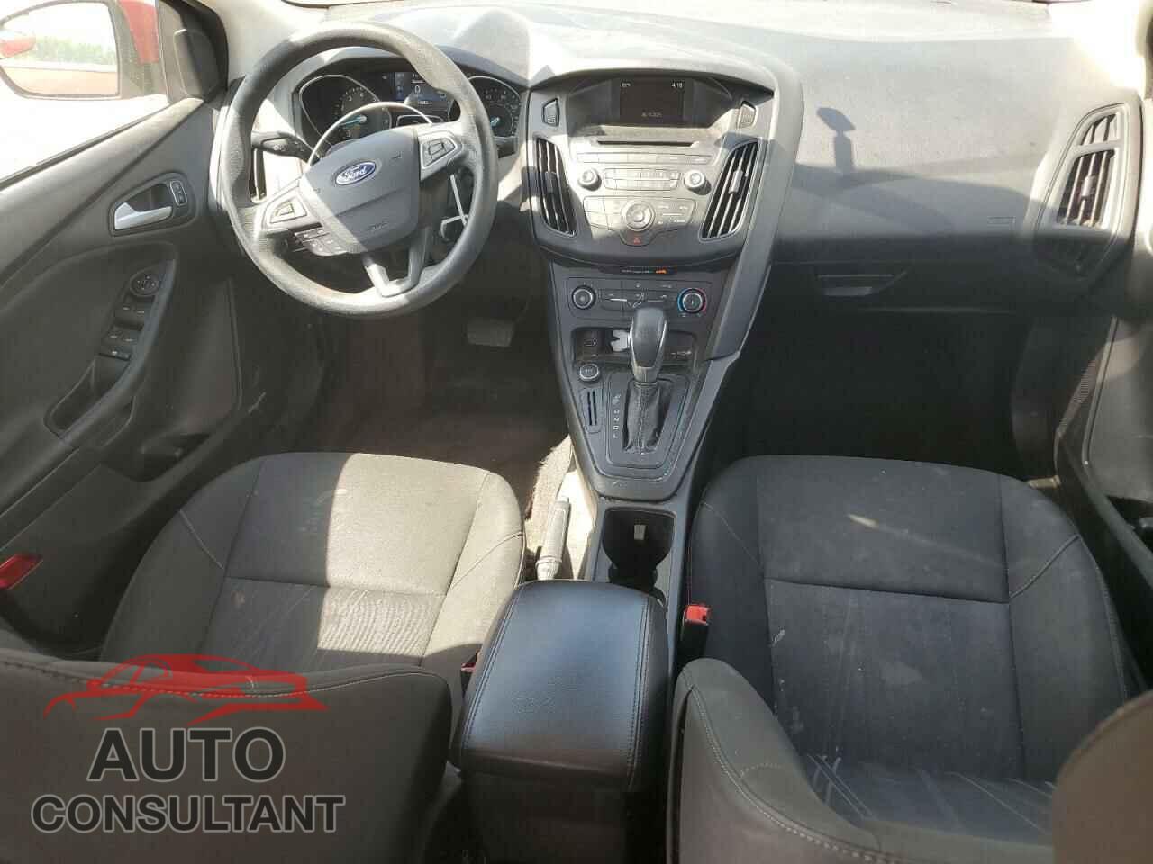 FORD FOCUS 2017 - 1FADP3F28HL325681