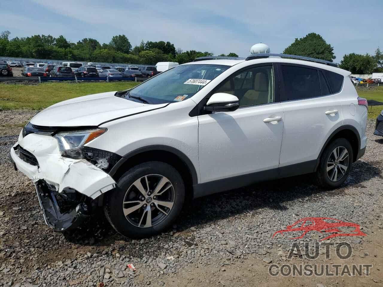 TOYOTA RAV4 2017 - JTMRFREV0HD212593