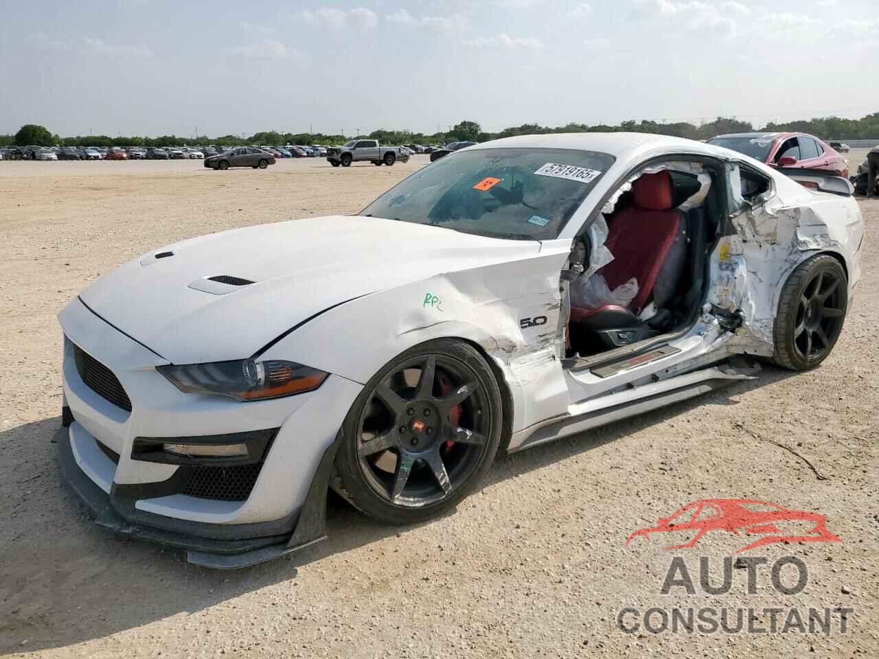 FORD MUSTANG 2019 - 1FA6P8CF9K5152973
